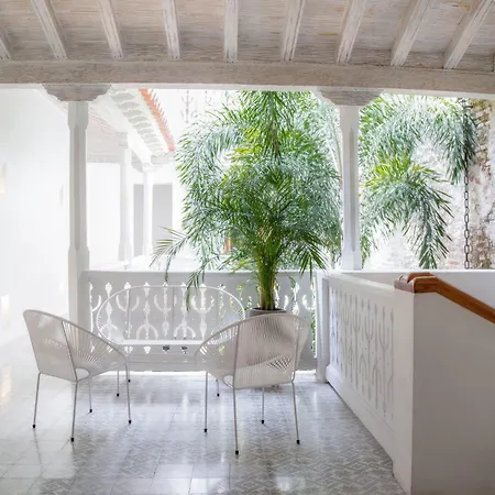 Magnificent 3br House With Modern Deco In